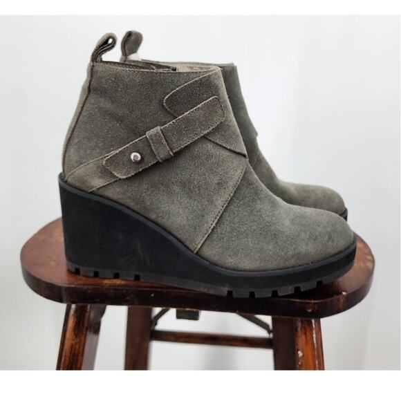 Eileen Fisher Women's Tinker Ankle Green Suede Booties Size 7.5 Wedge Boot - Picture 1 of 6